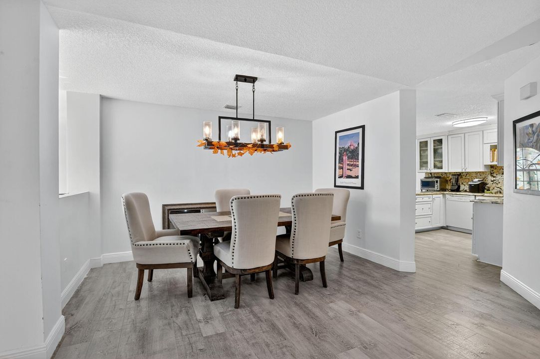 待售: $450,000 (3 贝兹, 2 浴室, 2149 平方英尺)