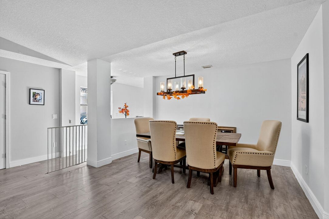 待售: $450,000 (3 贝兹, 2 浴室, 2149 平方英尺)