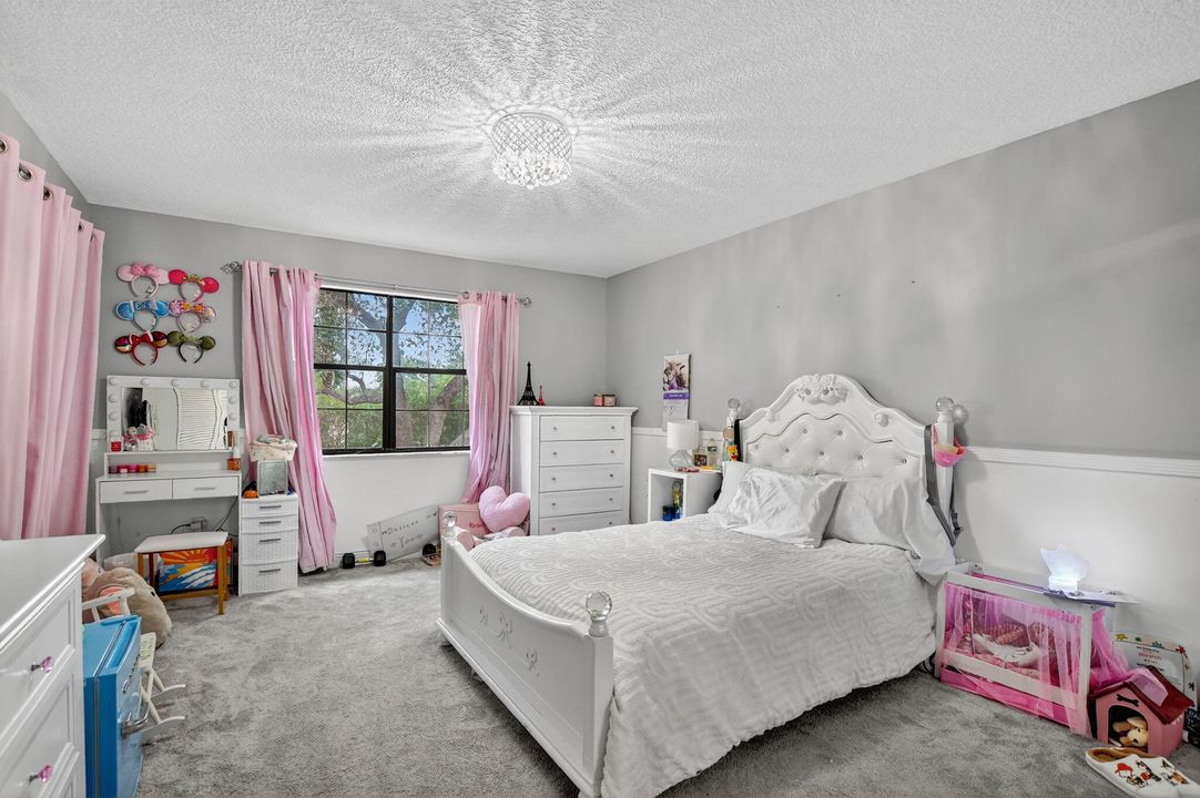 待售: $450,000 (3 贝兹, 2 浴室, 2149 平方英尺)