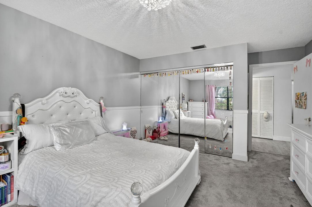 待售: $450,000 (3 贝兹, 2 浴室, 2149 平方英尺)