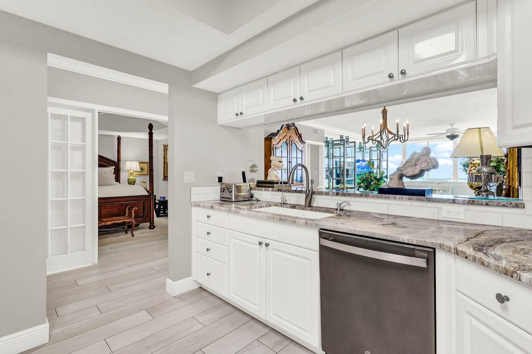 For Sale: $1,075,000 (3 beds, 2 baths, 1929 Square Feet)