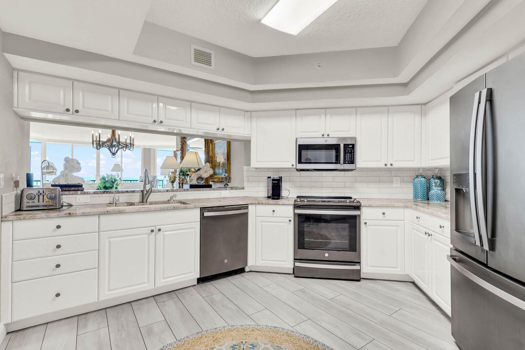 For Sale: $1,075,000 (3 beds, 2 baths, 1929 Square Feet)