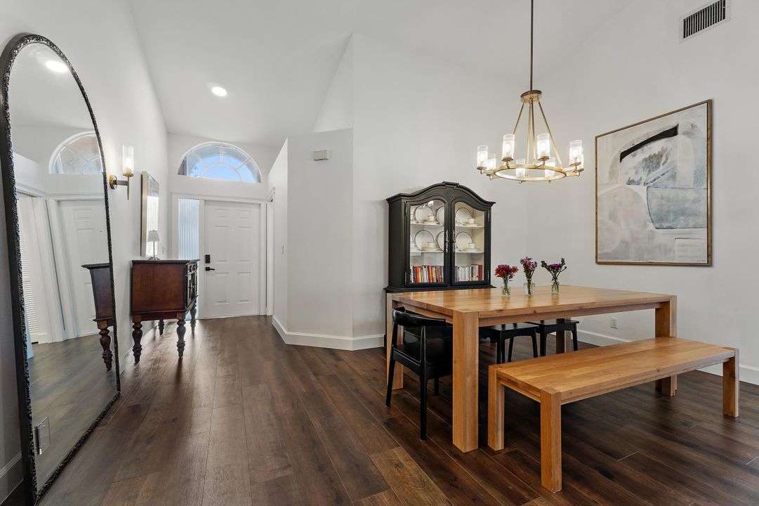 Activo con contrato: $685,000 (3 camas, 2 baños, 1801 Pies cuadrados)