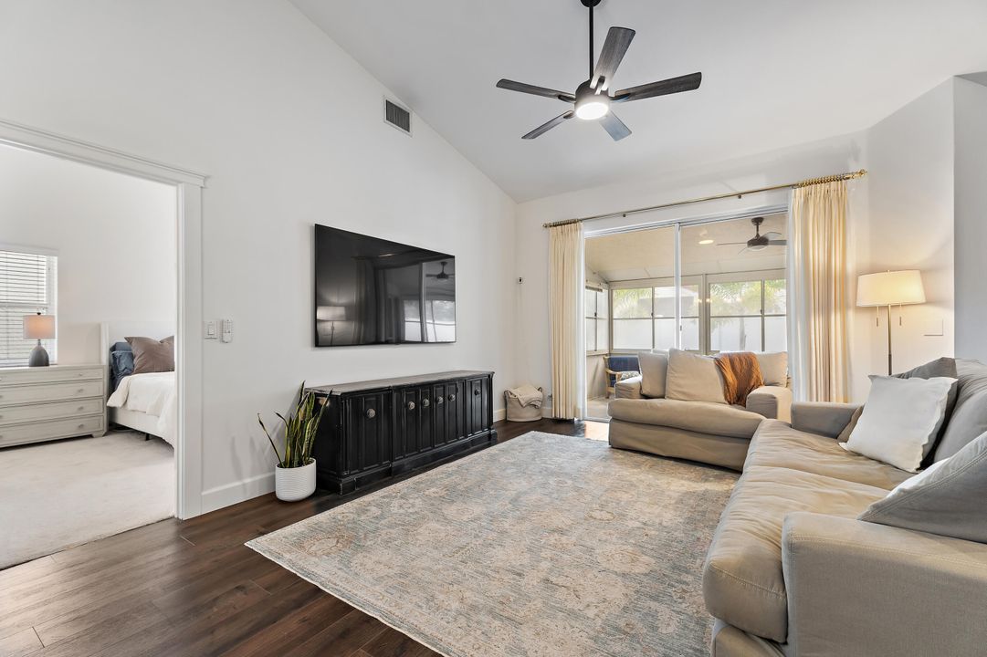 Activo con contrato: $685,000 (3 camas, 2 baños, 1801 Pies cuadrados)