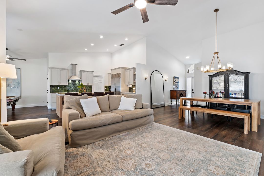 Activo con contrato: $685,000 (3 camas, 2 baños, 1801 Pies cuadrados)