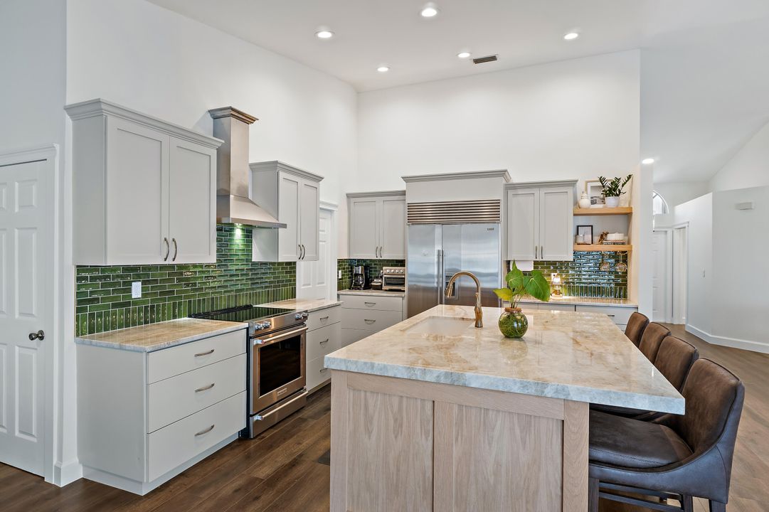 Activo con contrato: $685,000 (3 camas, 2 baños, 1801 Pies cuadrados)