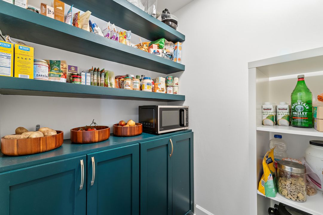 Activo con contrato: $685,000 (3 camas, 2 baños, 1801 Pies cuadrados)