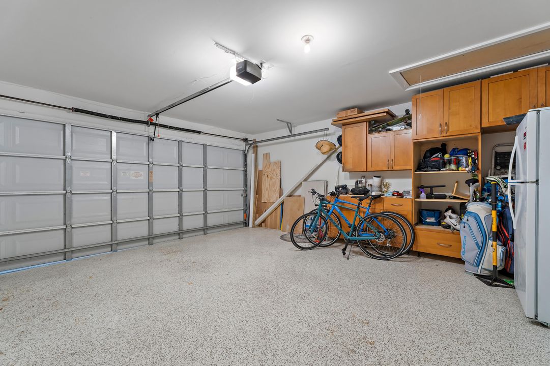 Activo con contrato: $685,000 (3 camas, 2 baños, 1801 Pies cuadrados)