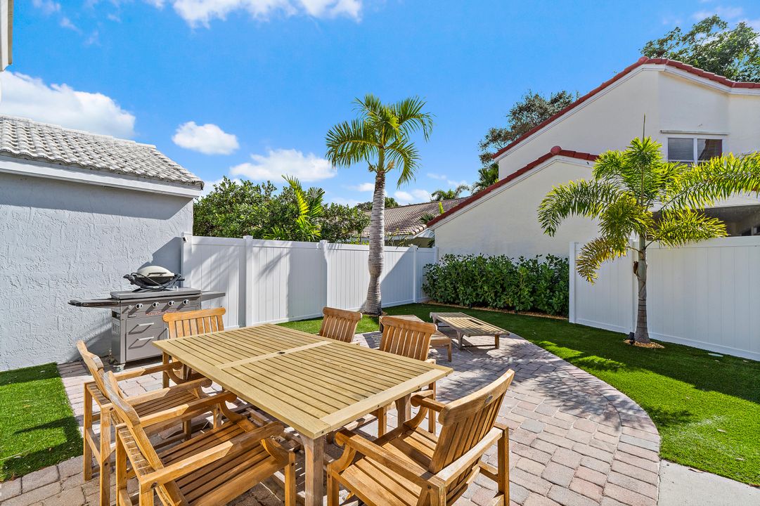 Activo con contrato: $685,000 (3 camas, 2 baños, 1801 Pies cuadrados)