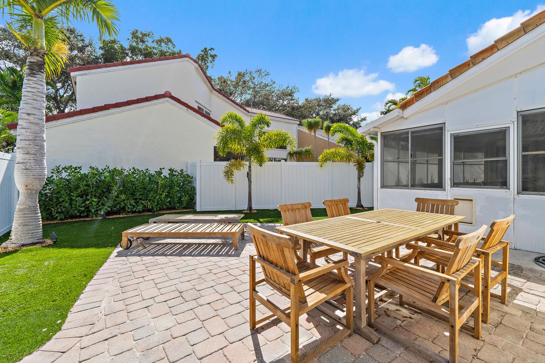 Activo con contrato: $685,000 (3 camas, 2 baños, 1801 Pies cuadrados)