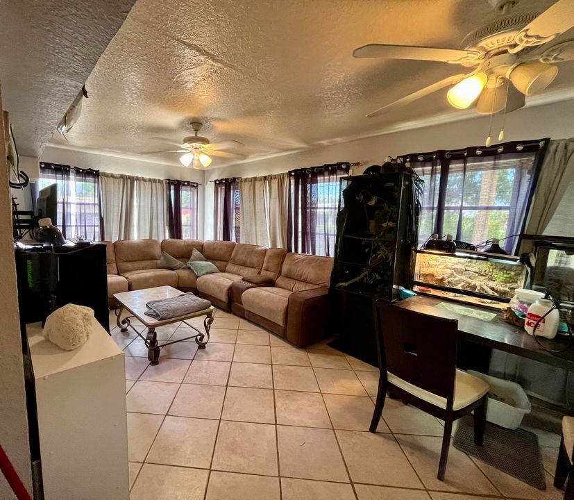 En Venta: $464,900 (3 camas, 2 baños, 1481 Pies cuadrados)