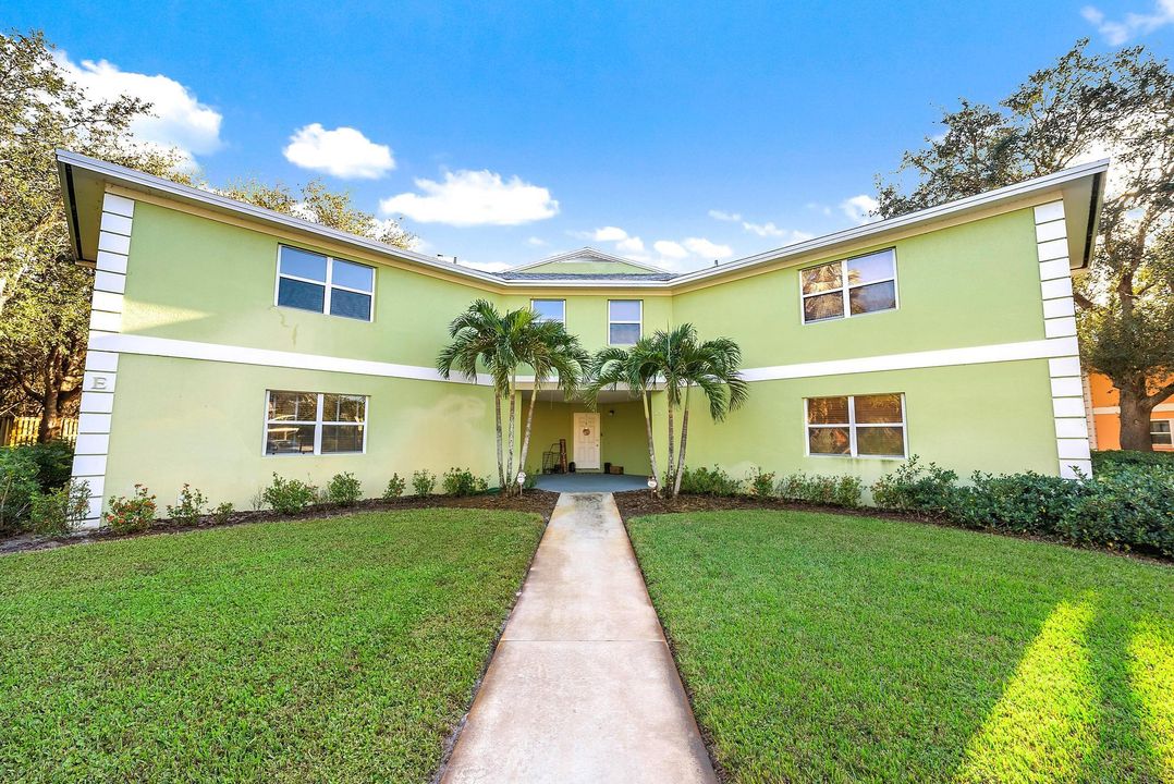 出租: $3,000 (3 贝兹, 2 浴室, 1633 平方英尺)