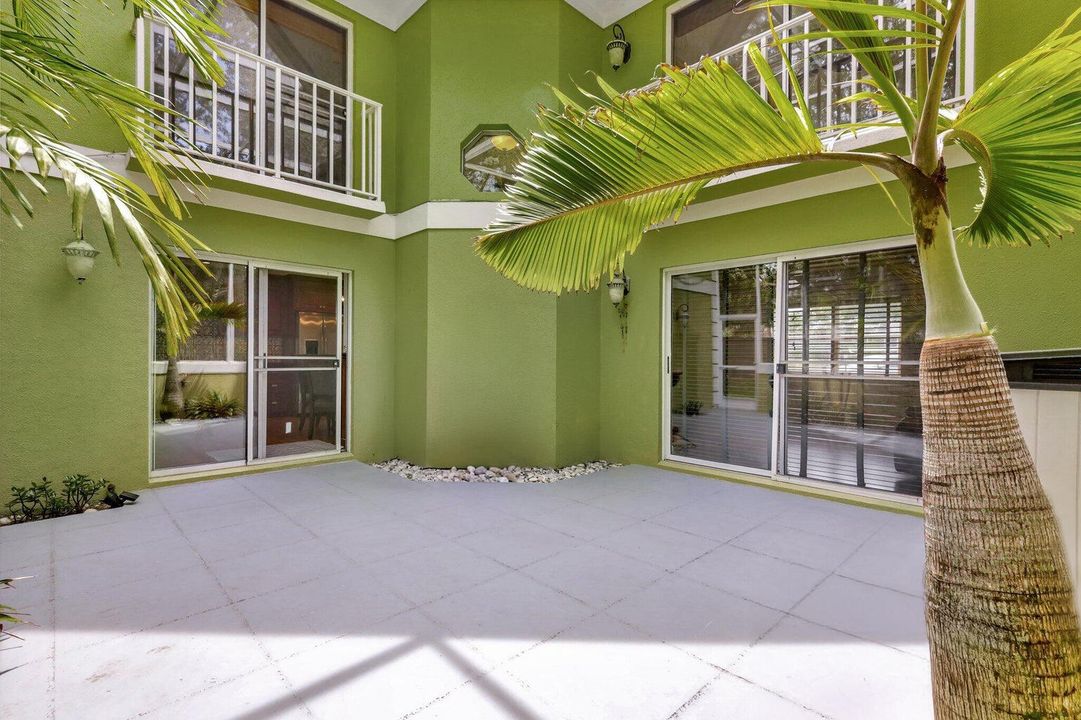 出租: $3,000 (3 贝兹, 2 浴室, 1633 平方英尺)