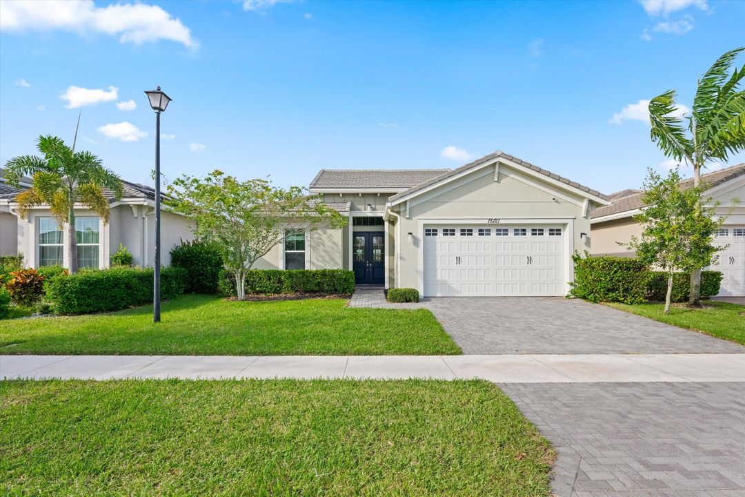 待售: $585,000 (3 贝兹, 2 浴室, 2042 平方英尺)