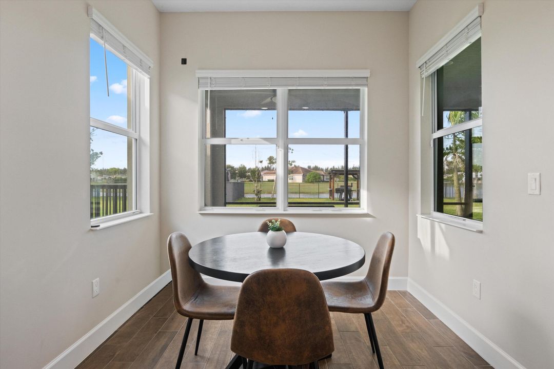 待售: $585,000 (3 贝兹, 2 浴室, 2042 平方英尺)