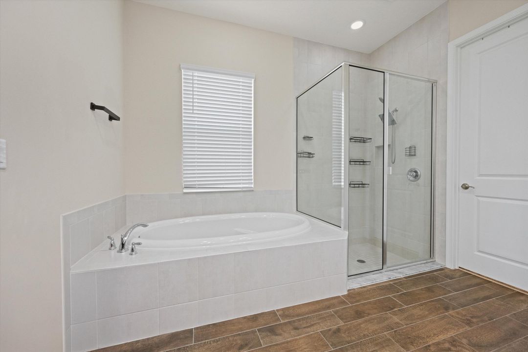 待售: $585,000 (3 贝兹, 2 浴室, 2042 平方英尺)