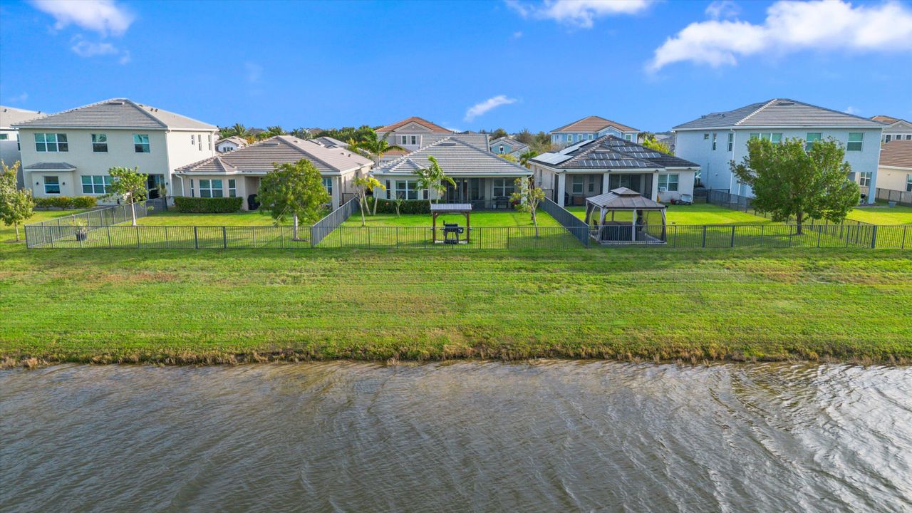 待售: $585,000 (3 贝兹, 2 浴室, 2042 平方英尺)