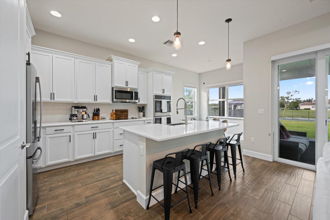 待售: $585,000 (3 贝兹, 2 浴室, 2042 平方英尺)