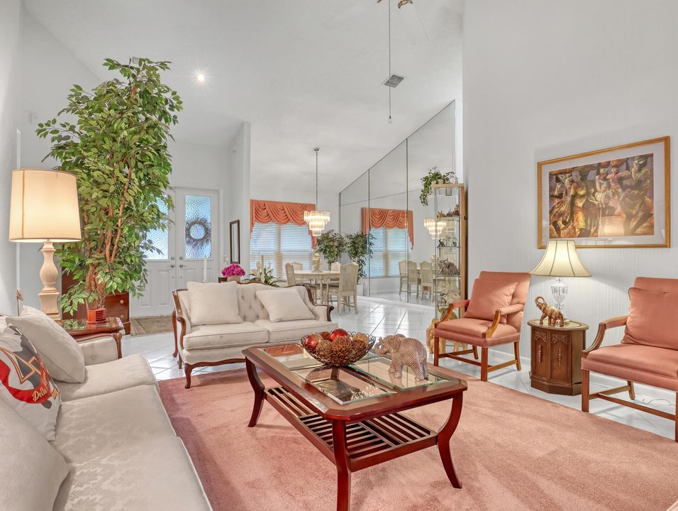 For Sale: $750,000 (3 beds, 2 baths, 2095 Square Feet)