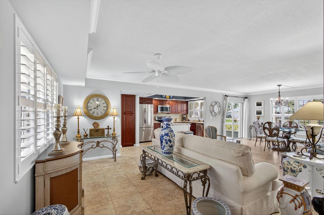 待售: $239,000 (2 贝兹, 2 浴室, 1162 平方英尺)