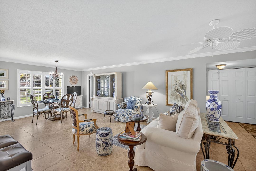 待售: $239,000 (2 贝兹, 2 浴室, 1162 平方英尺)