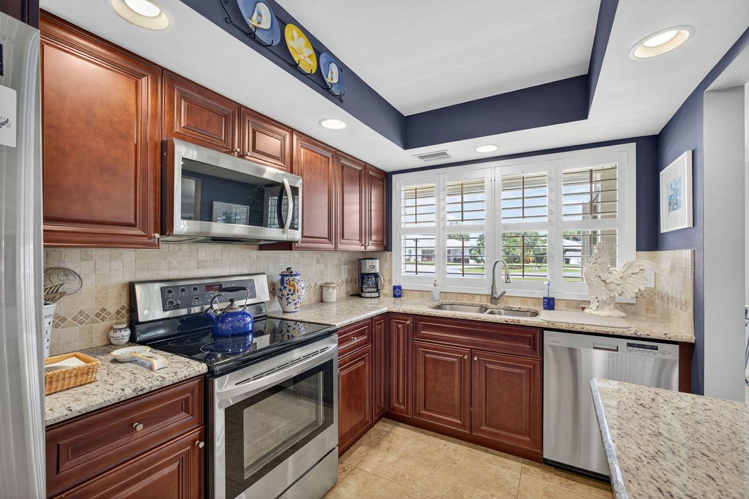 待售: $239,000 (2 贝兹, 2 浴室, 1162 平方英尺)