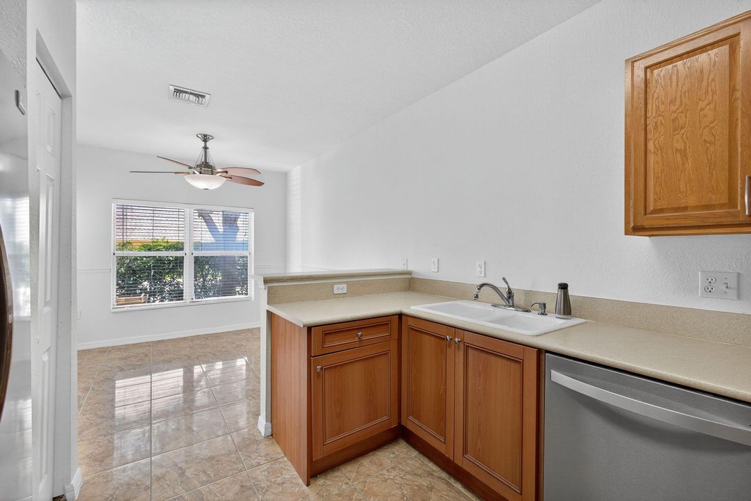 En Venta: $300,000 (3 camas, 2 baños, 1543 Pies cuadrados)