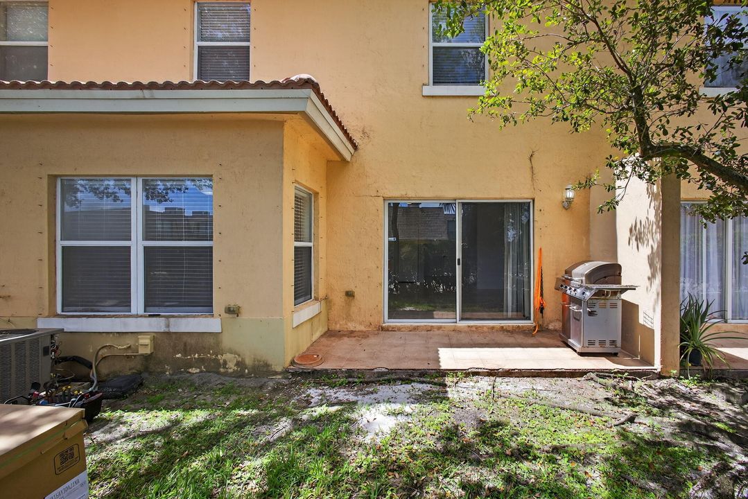 En Venta: $300,000 (3 camas, 2 baños, 1543 Pies cuadrados)