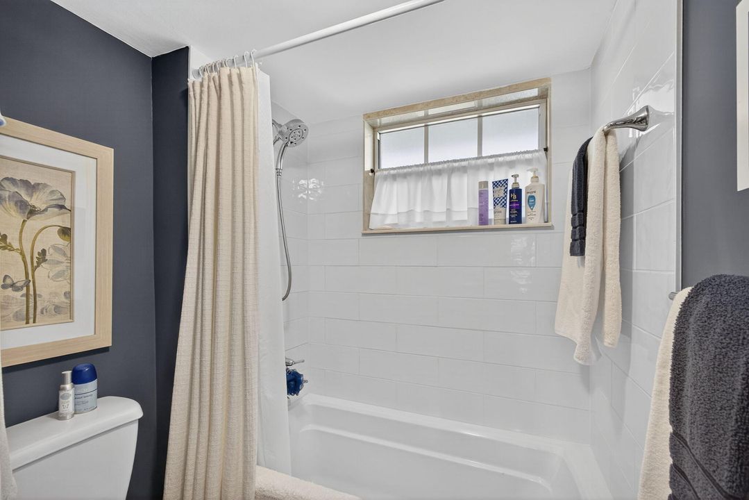 待售: $239,000 (2 贝兹, 2 浴室, 1162 平方英尺)