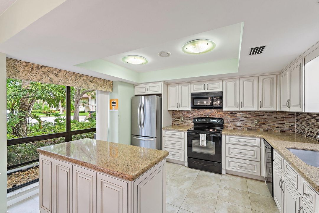 For Rent: $8,500 (2 beds, 2 baths, 1366 Square Feet)