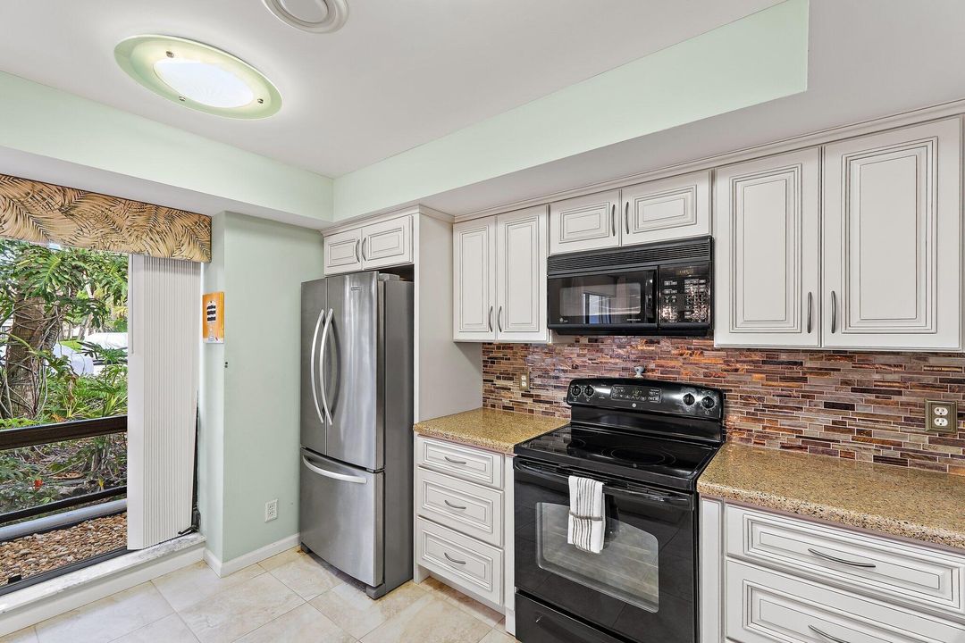 For Rent: $8,500 (2 beds, 2 baths, 1366 Square Feet)