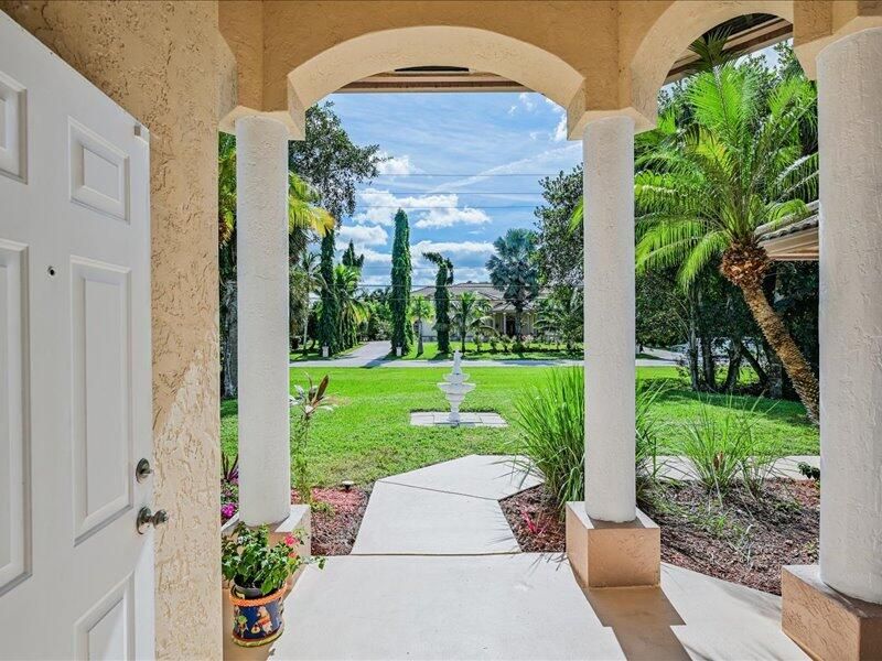 For Sale: $1,189,000 (4 beds, 2 baths, 2500 Square Feet)