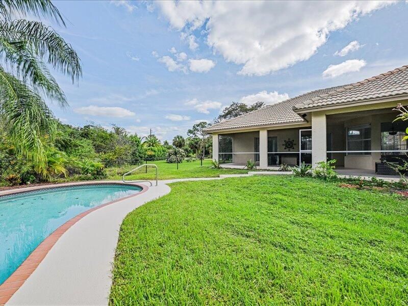 For Sale: $1,189,000 (4 beds, 2 baths, 2500 Square Feet)