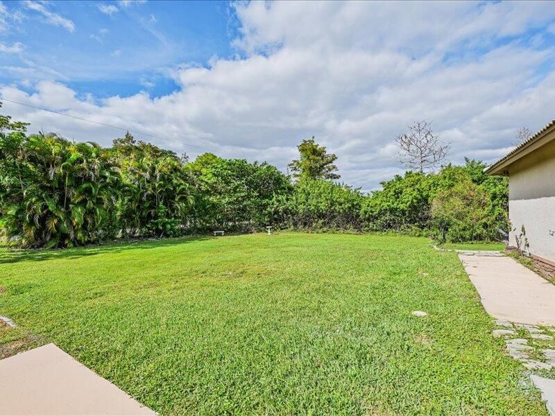 For Sale: $1,189,000 (4 beds, 2 baths, 2500 Square Feet)