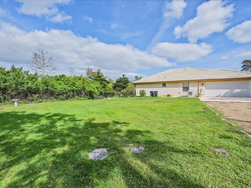 For Sale: $1,189,000 (4 beds, 2 baths, 2500 Square Feet)