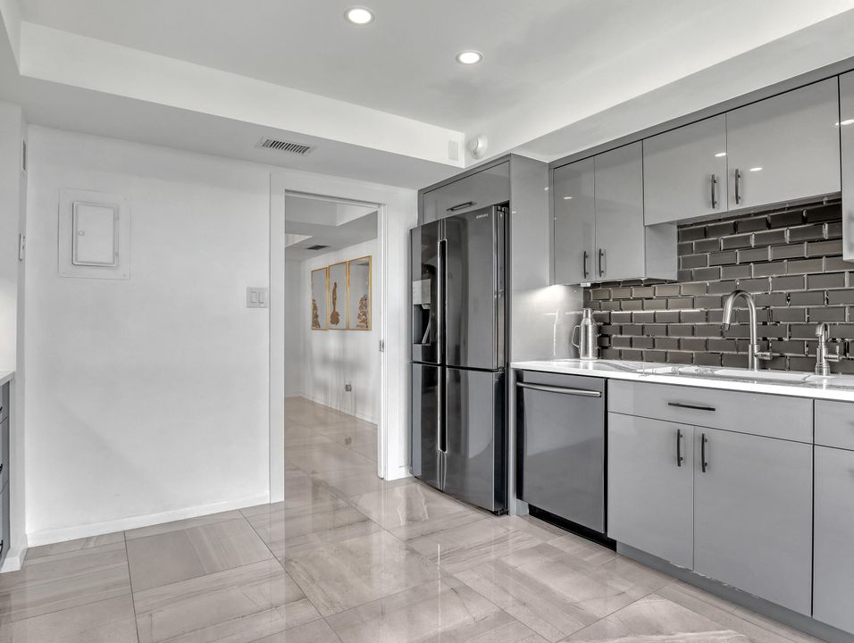 На продажу: $599,000 (2 спален, 2 ванн, 1291 Квадратных фут)