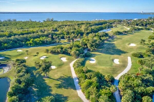 For Sale: $1,075,000 (3 beds, 2 baths, 1929 Square Feet)