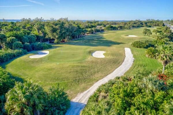 For Sale: $1,075,000 (3 beds, 2 baths, 1929 Square Feet)