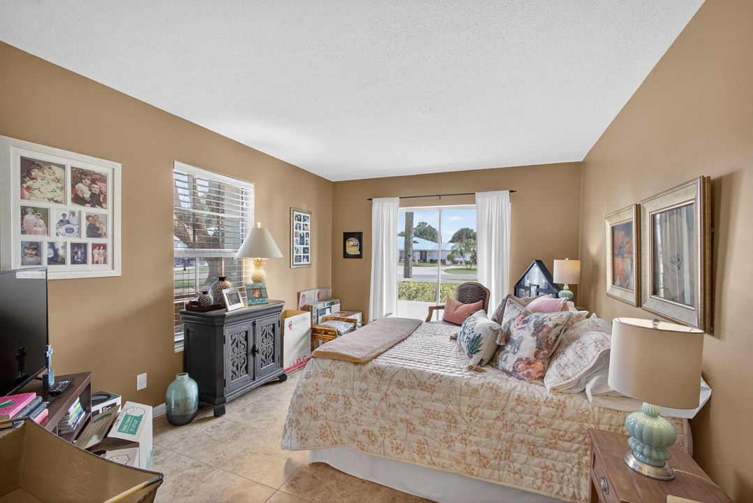 待售: $239,000 (2 贝兹, 2 浴室, 1162 平方英尺)