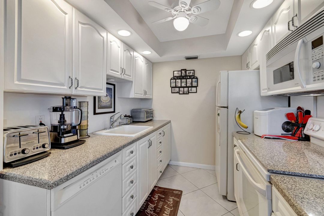 待售: $129,900 (2 贝兹, 1 浴室, 861 平方英尺)