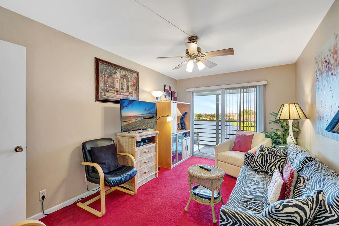 待售: $129,900 (2 贝兹, 1 浴室, 861 平方英尺)