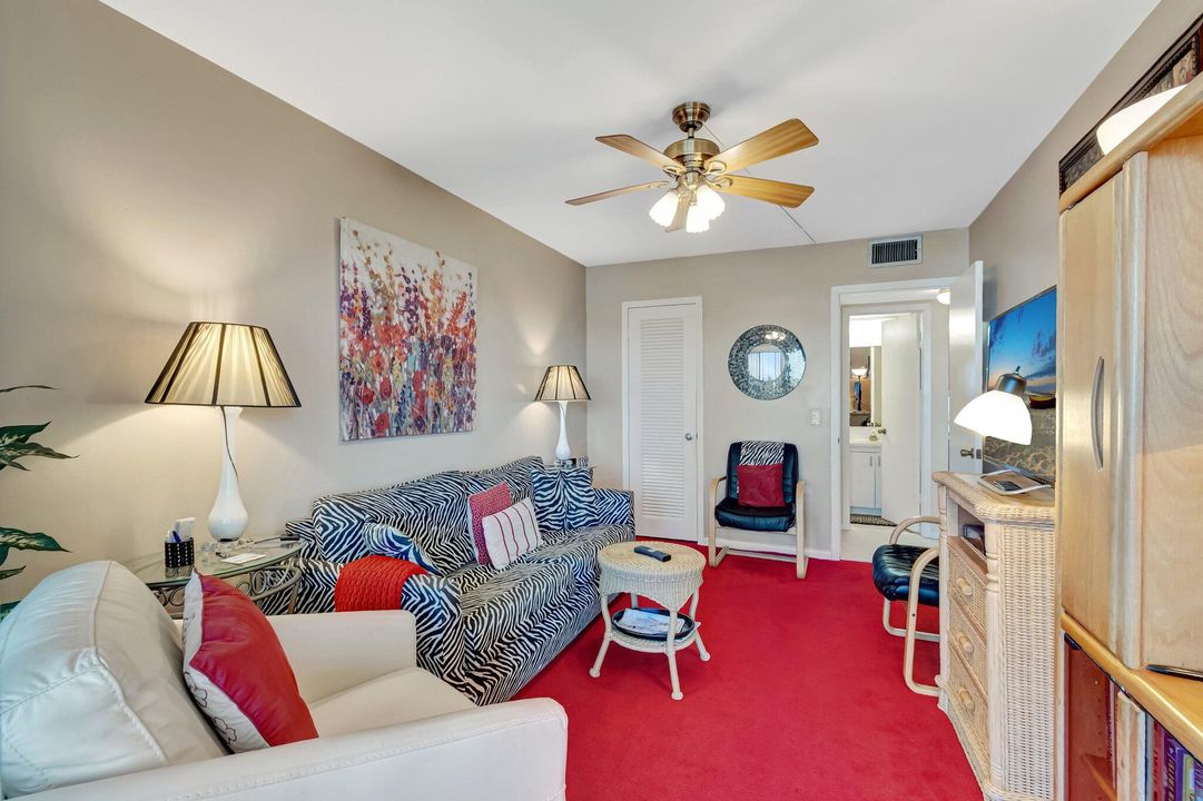 待售: $129,900 (2 贝兹, 1 浴室, 861 平方英尺)