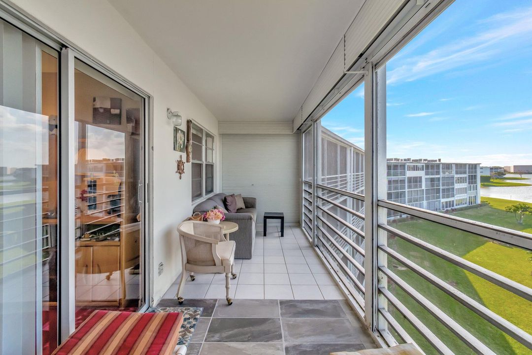 待售: $129,900 (2 贝兹, 1 浴室, 861 平方英尺)