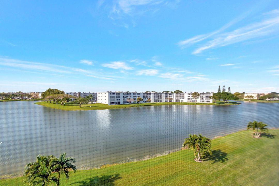 待售: $129,900 (2 贝兹, 1 浴室, 861 平方英尺)