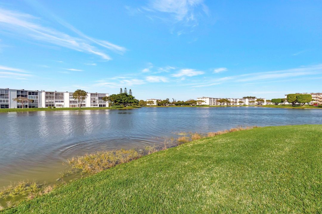 待售: $129,900 (2 贝兹, 1 浴室, 861 平方英尺)