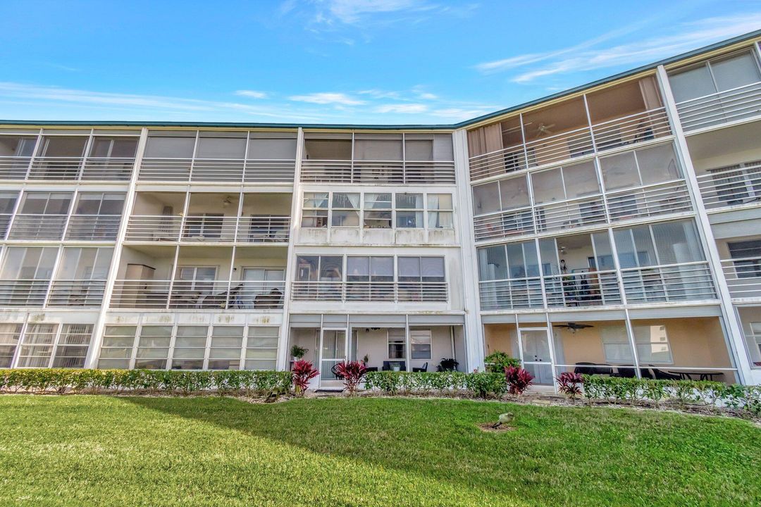 待售: $129,900 (2 贝兹, 1 浴室, 861 平方英尺)