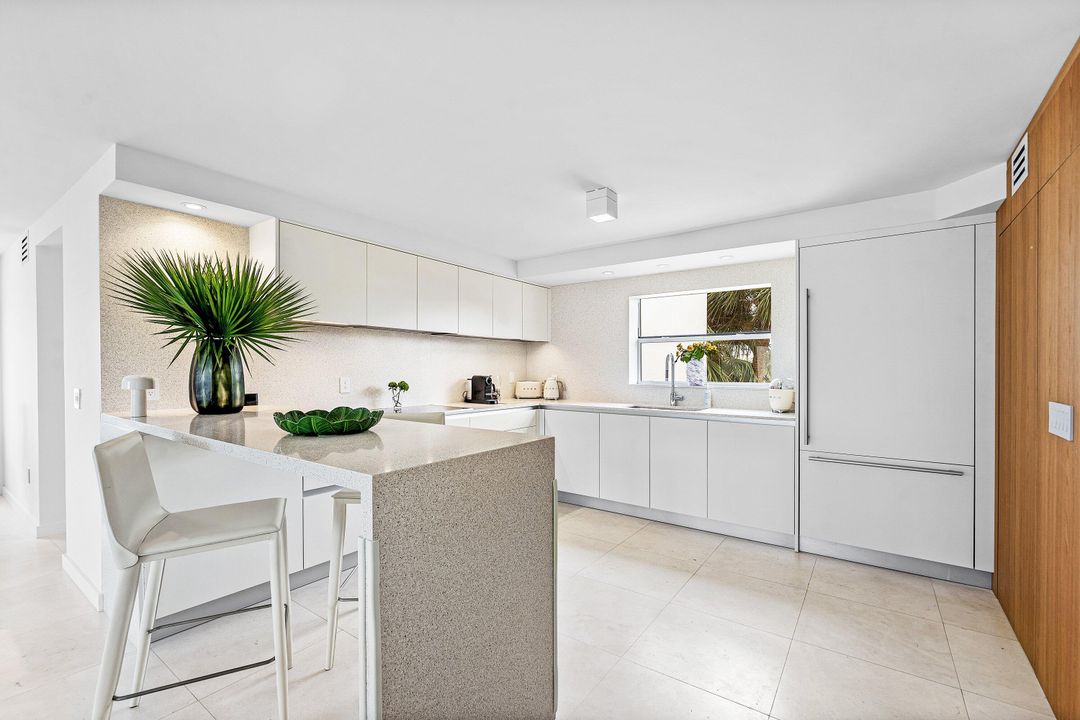 待售: $2,850,000 (2 贝兹, 2 浴室, 1615 平方英尺)