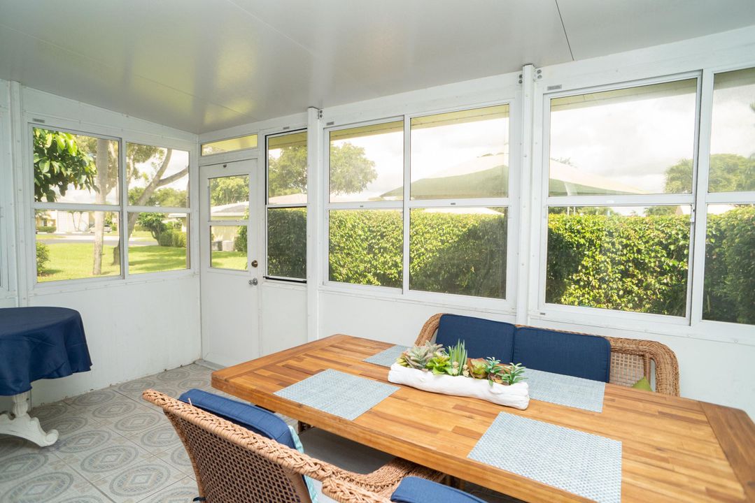 出租: $4,000 (2 贝兹, 2 浴室, 1100 平方英尺)