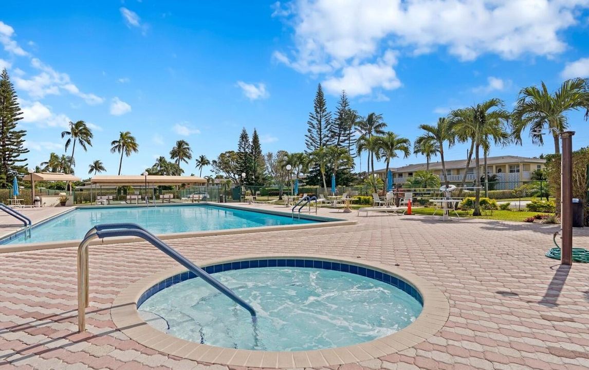 出租: $4,000 (2 贝兹, 2 浴室, 1100 平方英尺)