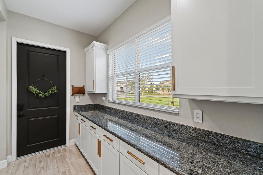 待售: $929,500 (5 贝兹, 4 浴室, 3023 平方英尺)